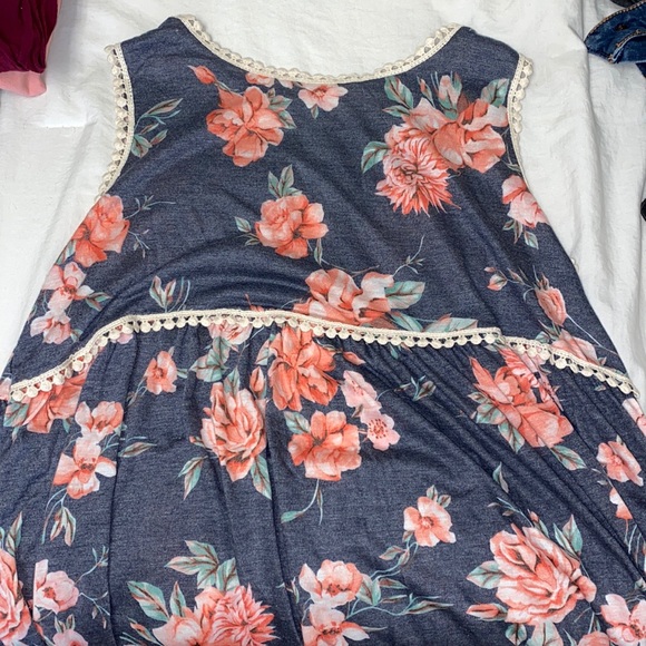 Tank top - Picture 1 of 2